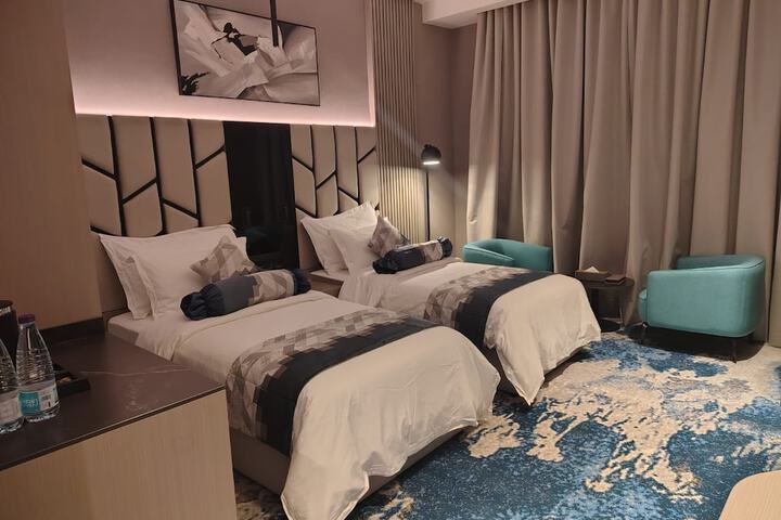 Room 11 of 17