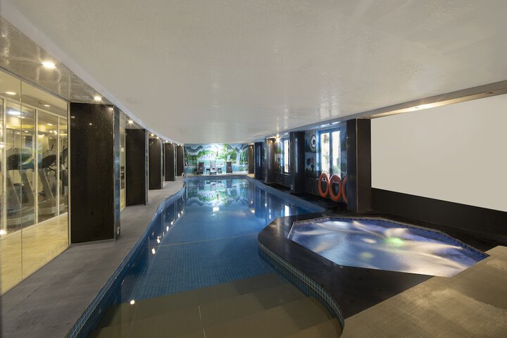 Pool 68 of 122