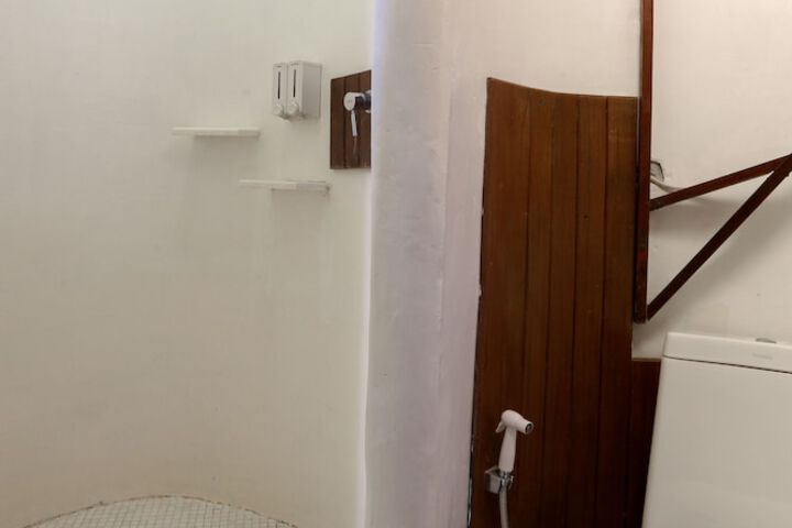 Room 44 of 69