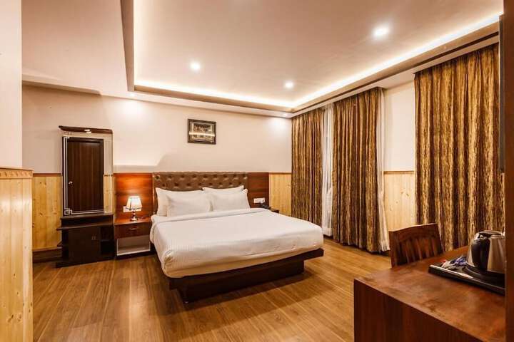 Room 25 of 47