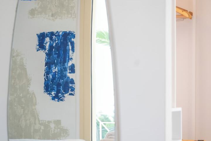 Room 45 of 194