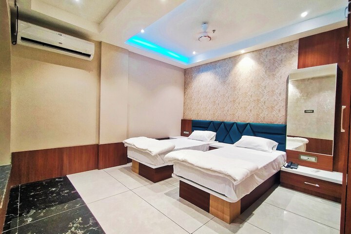 Room 6 of 29