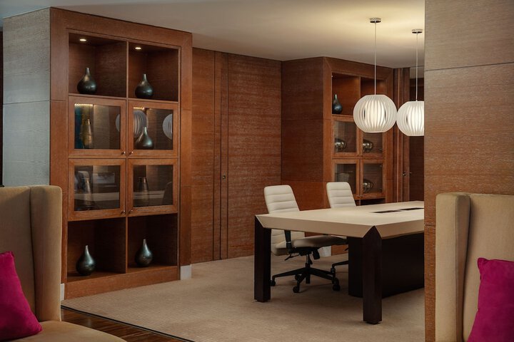 Lounge 117 of 154