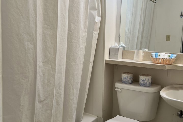 Room 42 of 75
