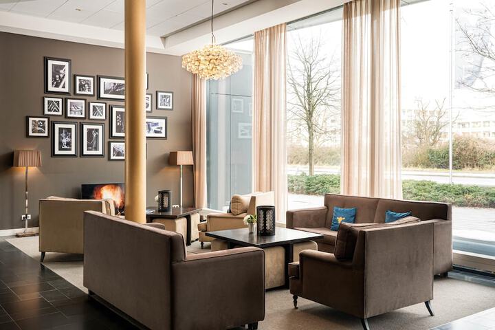 Hotel Lobby