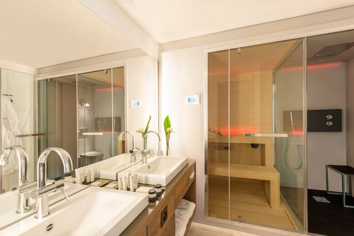Room 45 of 104