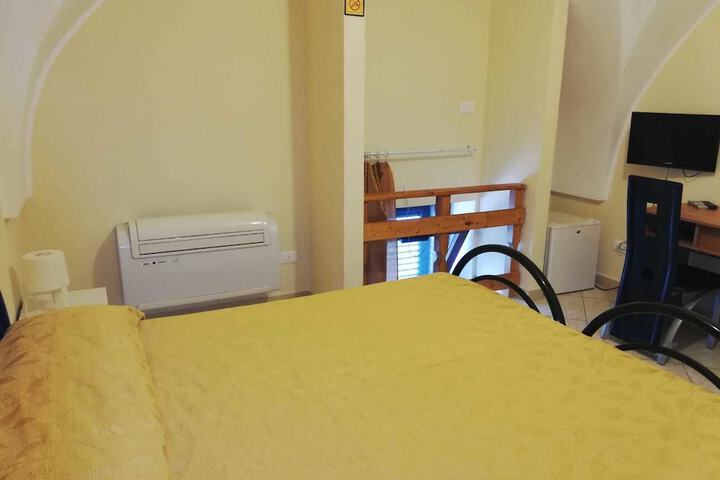 Room 3 of 11