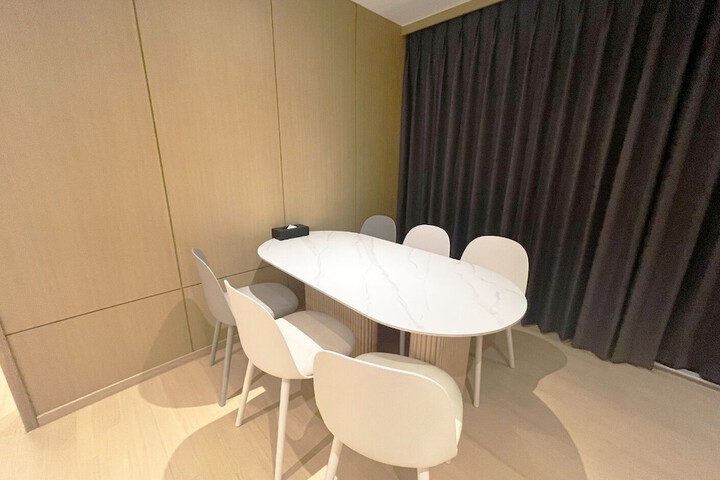 Room 33 of 59