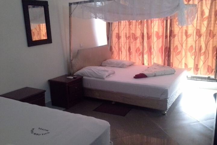 Room 4 of 24