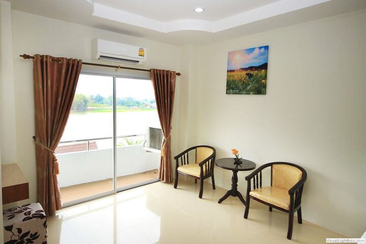 Room 34 of 66