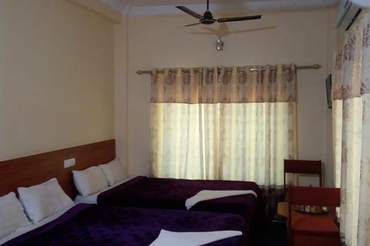 Room 4 of 15