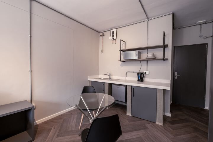 Room 21 of 42