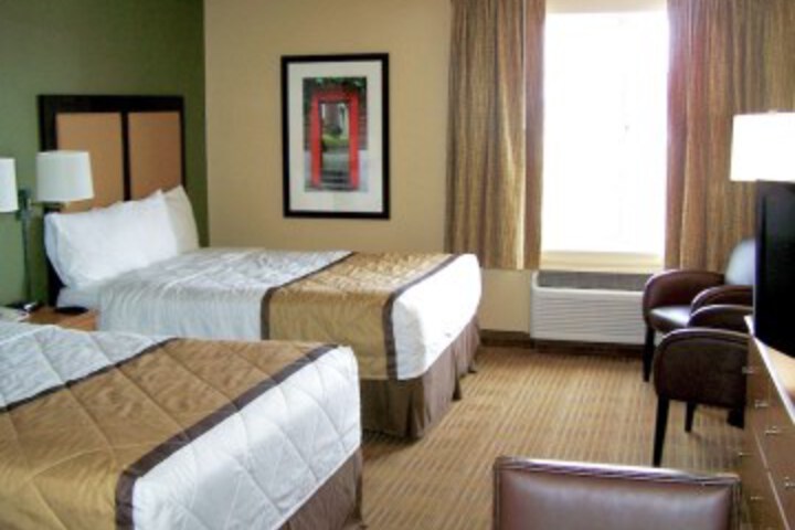Room 13 of 35