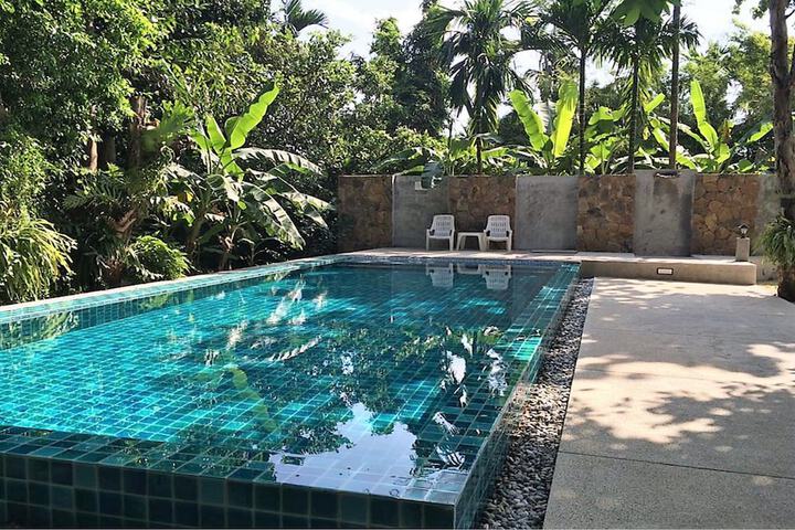 Hotel Pool