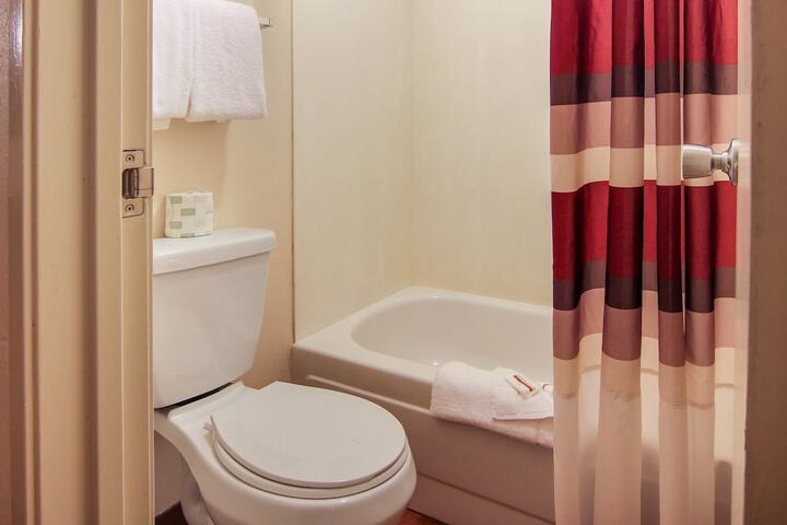 Deluxe 2 Double Beds (10 of 11)