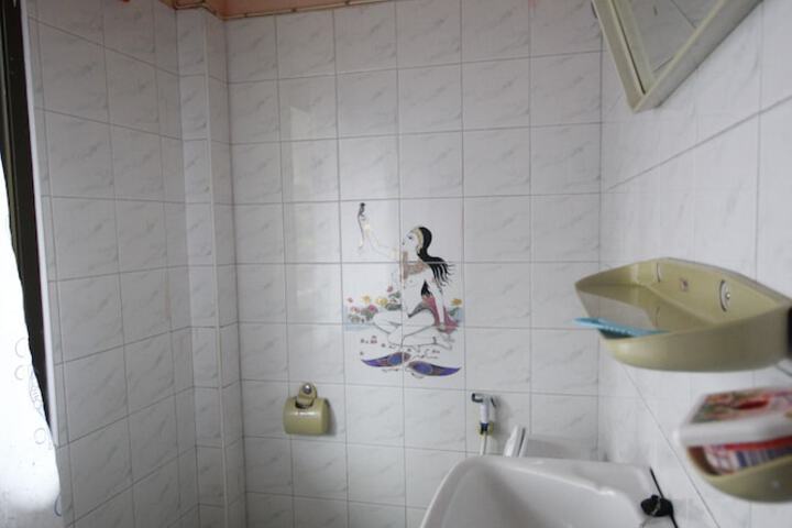 Room 26 of 69