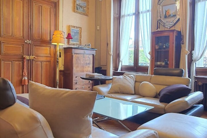 Lounge 152 of 193