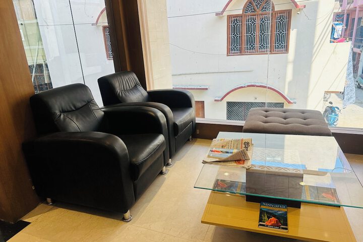 Lounge 68 of 74