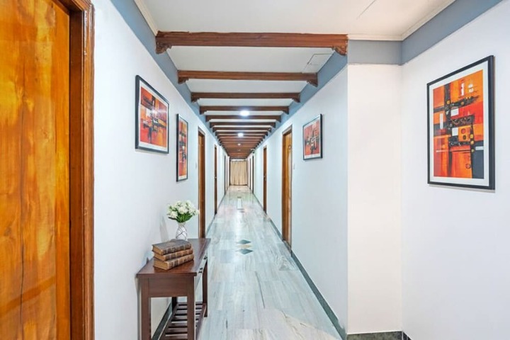 Hotel Interior 4 of 28