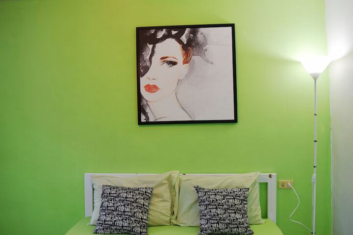 Room 16 of 36