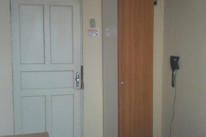 Room 11 of 38