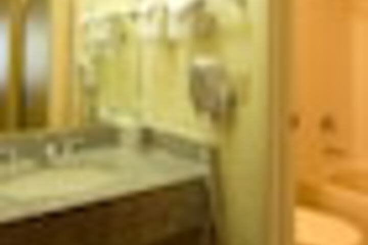 Room 53 of 138
