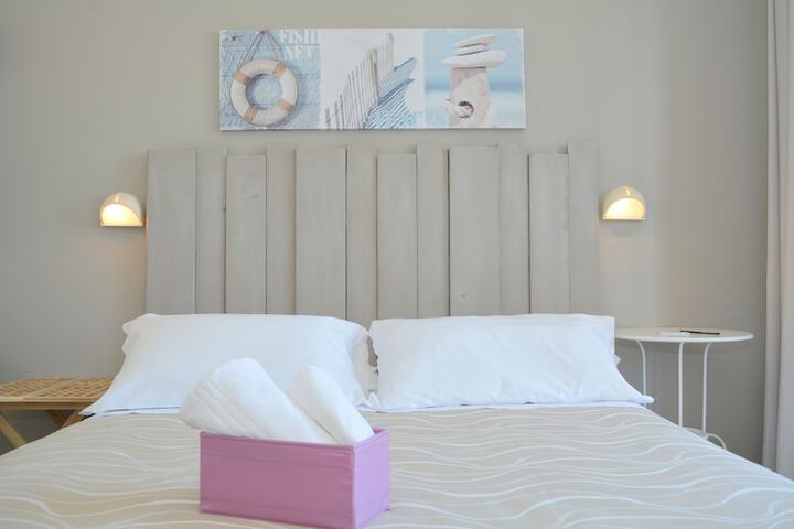 Room 2 of 37