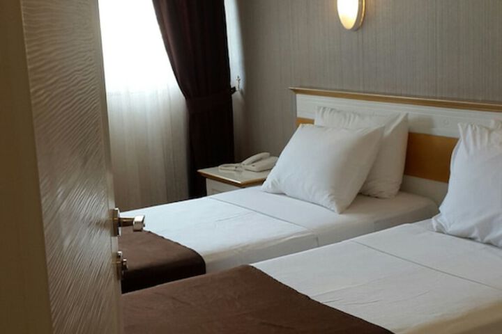 Room 9 of 72
