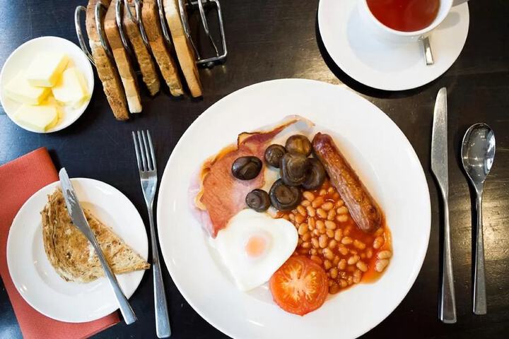 Breakfast/Coffee Service 86 of 124