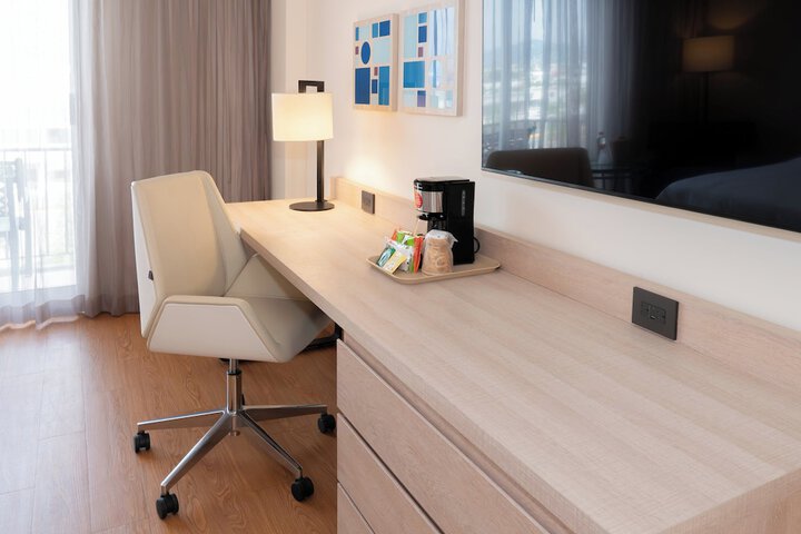 Room 30 of 76