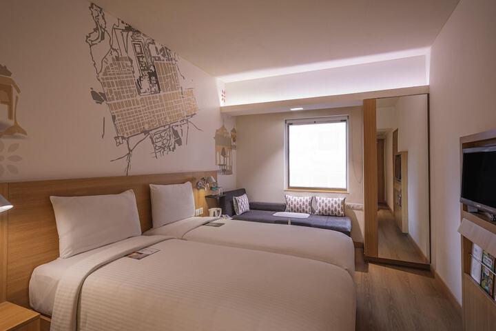 Room 16 of 55