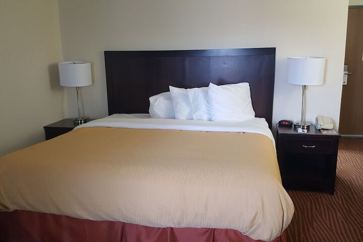 1 King Bed (25 of 35)