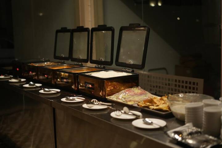 Dining 59 of 96