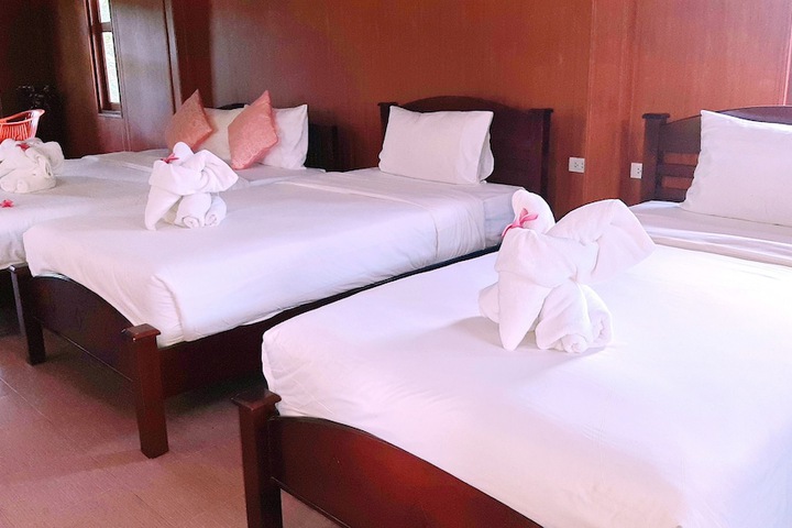 Room 18 of 105