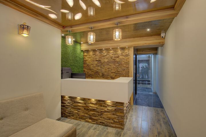 Hotel Amisha International