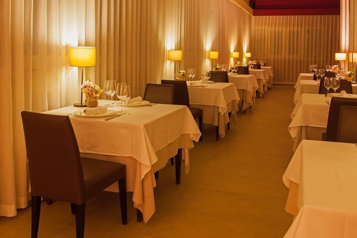 Dining 20 of 28