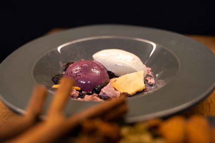 Dining 52 of 76