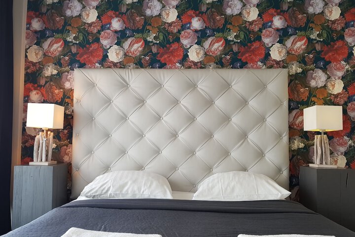 Room 5 of 49