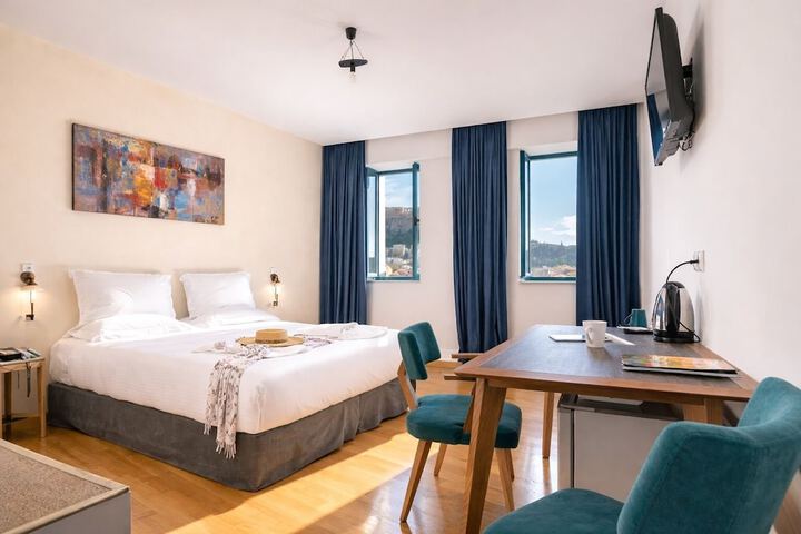 Room 8 of 38