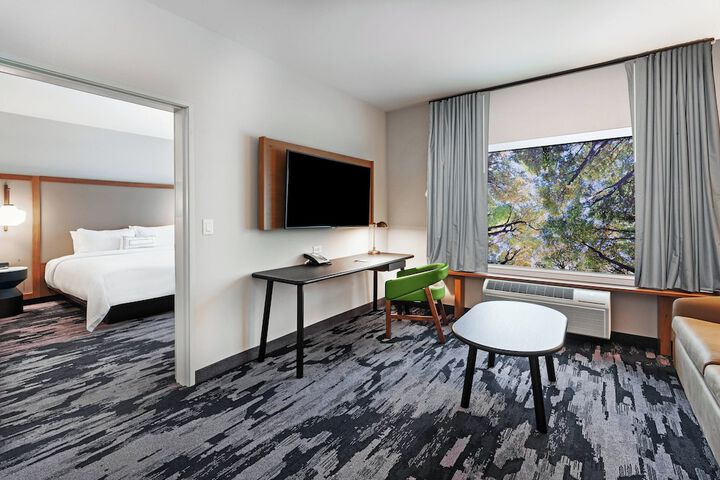 Room 7 of 33