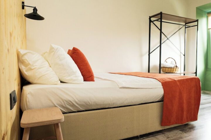 Room 10 of 47