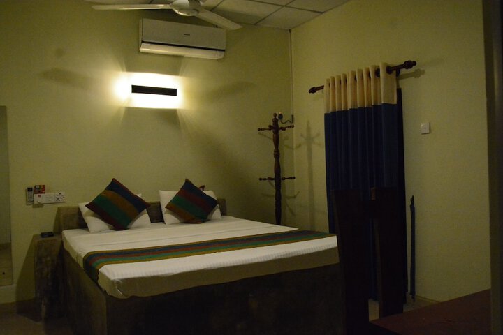 Room 5 of 40