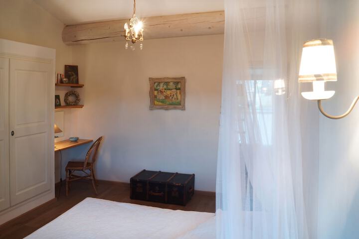 Room 19 of 79