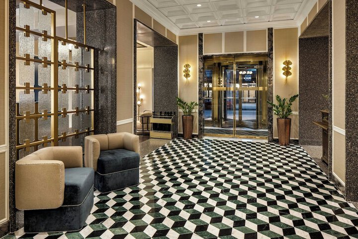 Lobby lounge