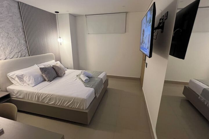 Room 8 of 137
