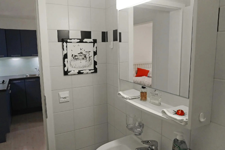 Room 10 of 10