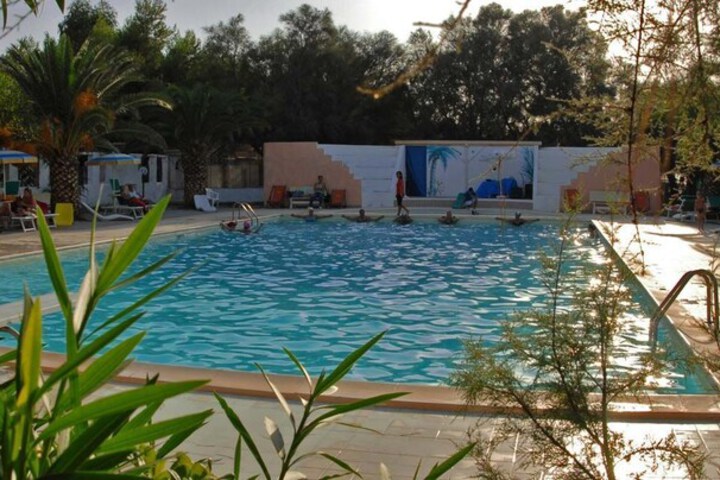 Pool 10 of 45