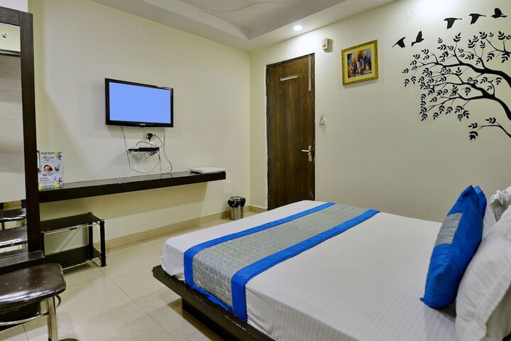 Room 15 of 32