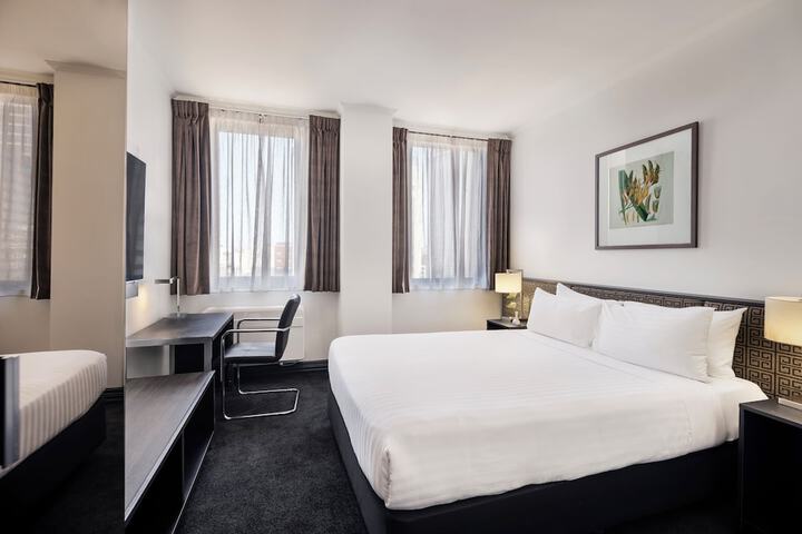 Room 16 of 50