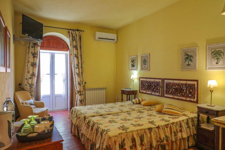 Room 15 of 60